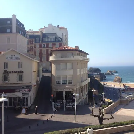 Le Petit Hotel-2